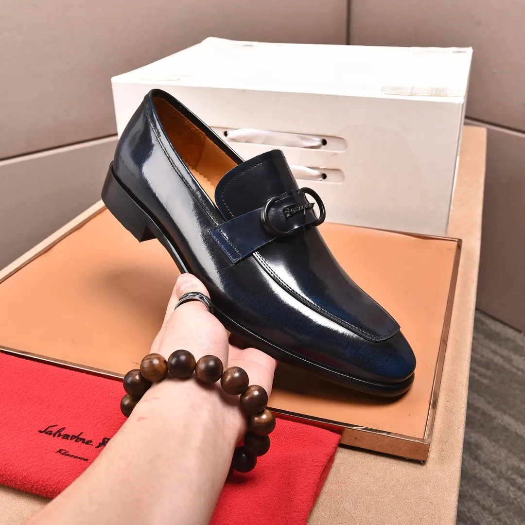 Men's shoes 💰540📛📛 (water-dyed cow lining) Salvatore Ferragamo high-end (Salvatore Ferragamo) is the world's top luxury footwear brand, coming from the fashion kingdom of Italy. It is famous all over the world for its traditional handmade design and novel styles... 🚶🏻🚶🏻New suit shoes are available simultaneously at the counter. This model is made of pure handmade imported Italian calfskin ➕soft water-dyed cowhide lining Original authentic outsole🌀🌀Size: 38➖44.